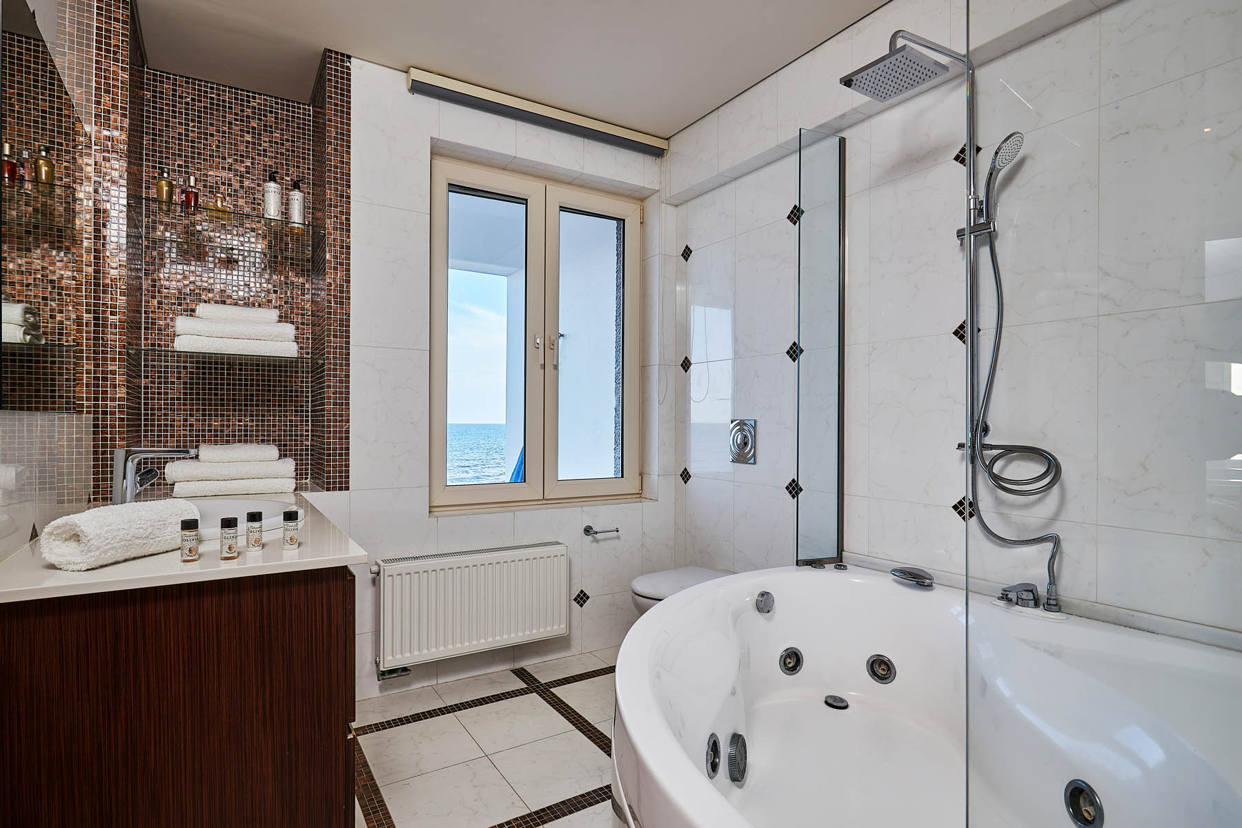 The Queen Suite - Volta Villa Rodo
